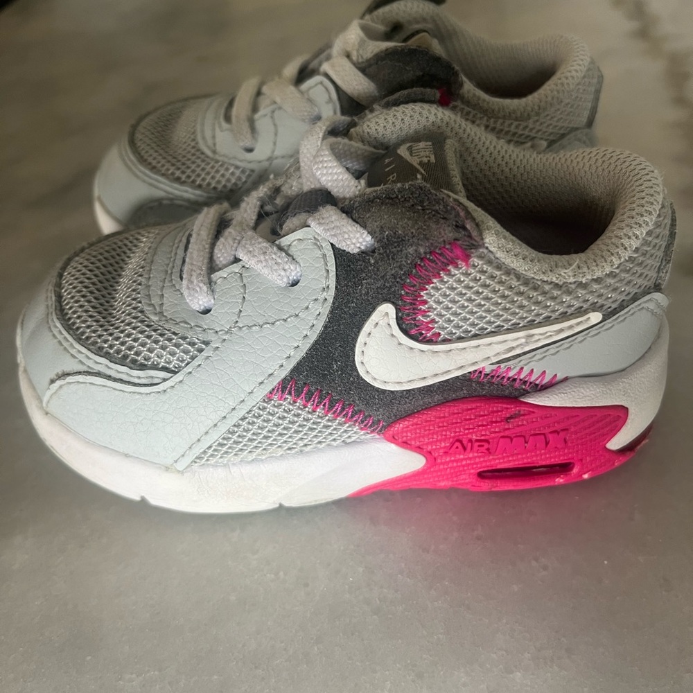 Nike Toddler 6c Kids Sneakers - Gray and Pink Accents